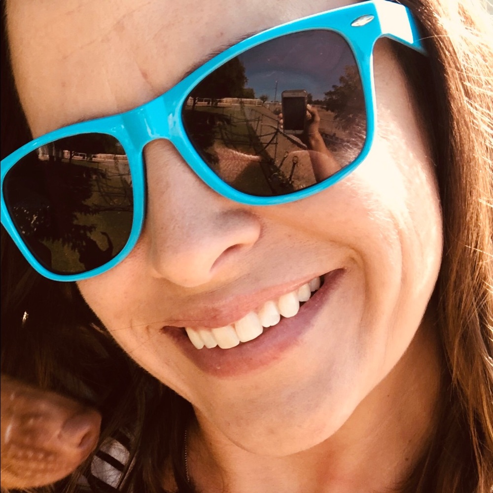 Meet your Posher, Nicole